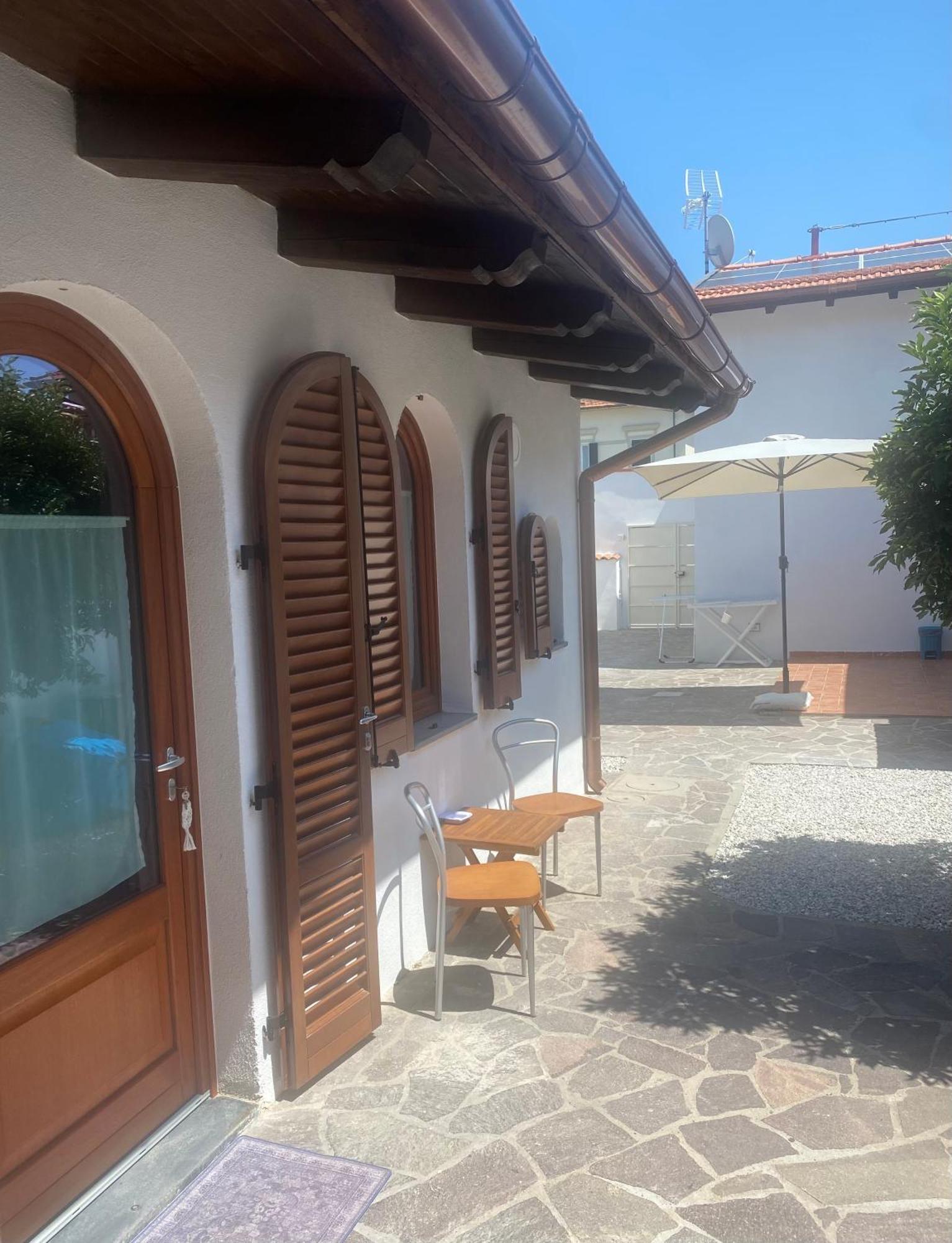 Casa Raffaela Hotel Marina Di Pisa Buitenkant foto